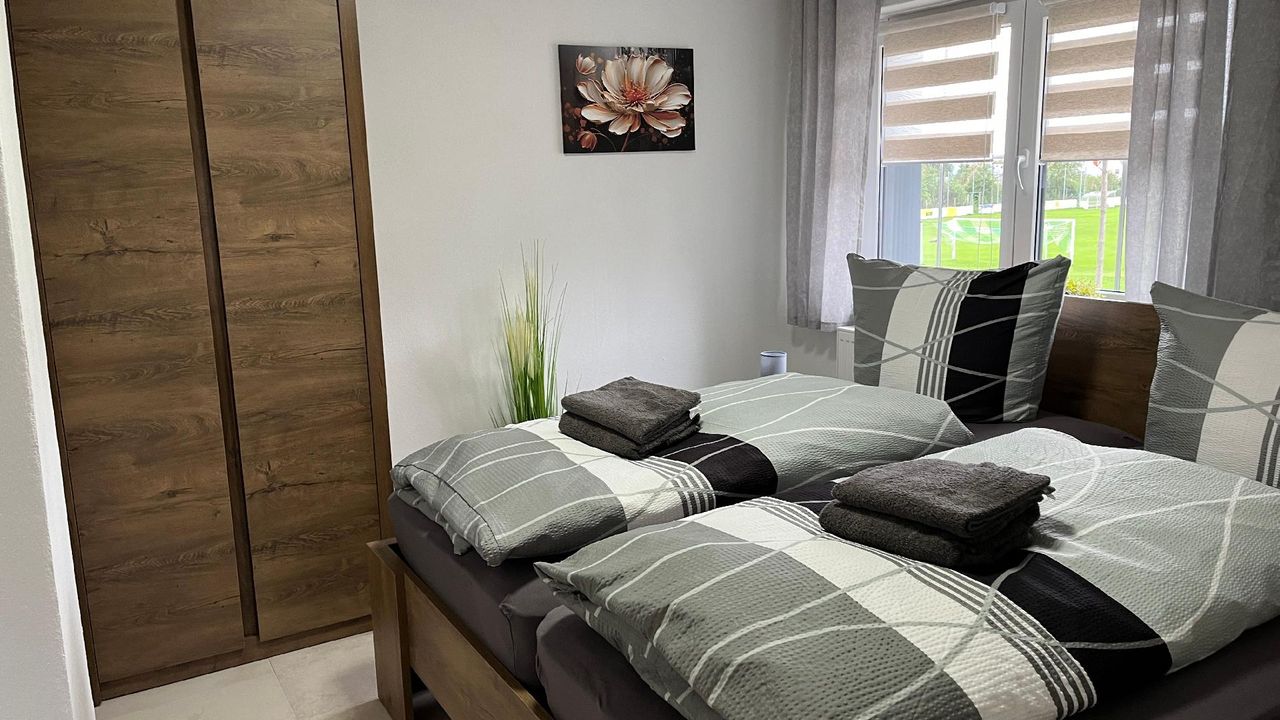 SCHLAFZIMMER 1 SCHLAFZIMMER 1